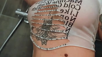 Une douche avec moi ?