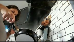 milf exhib cuisine party at homeen exhib j ai moi, toute seule, a m occuper du...