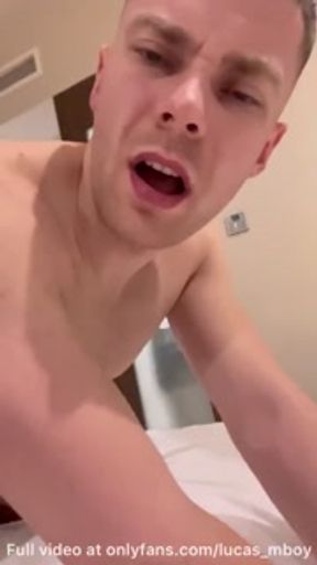 Bareback fuck and creampie