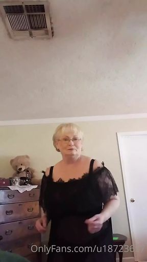 Granny Gilf Shaking Her Ass And Dancing The Night Away