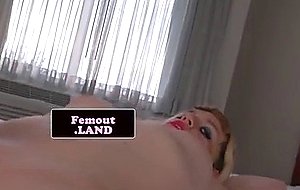 Transitioning femboy beauty spreads her ass