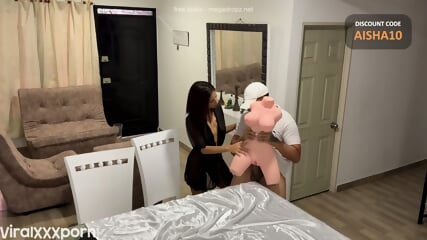 Aisha & Juan Super Horny latina Makes delivery Guy try a Monica Moments Doll and then her Booty
