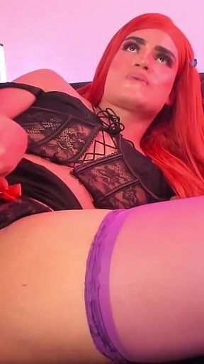Bella Masturbates While Showing off Her Amazing Fat and Sucking Ass