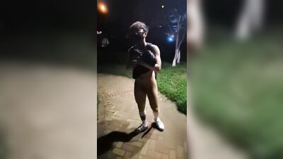 The cute boy ran naked in the park, asked passers-by to help shoot, and finally thanked my ass