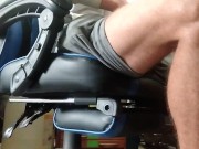 Me Saco La Polla Y Me Corro En el Taller Arriesgandome a Que Entre Alguien Y Quiera Chuparmela😋