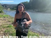 Ava Moore - Exhibition et baise hard en extérieur au Pont du Gard - Final Ejac Faciale