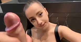 donne moi une faciale dans la salle de bain