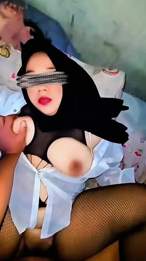 Indonesian Hijab Whore Doing Blowjob and Get Her Pussy Shoved by Asian Dick