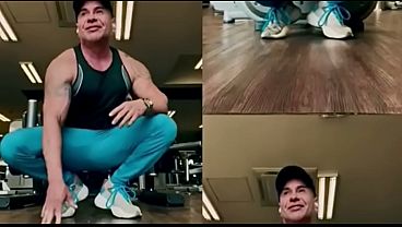 El es un chacal varonil que hace fotos y videos porno gay donde se masturba su peque&ntilde_o pene