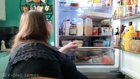 SSBBW Fridge Raid