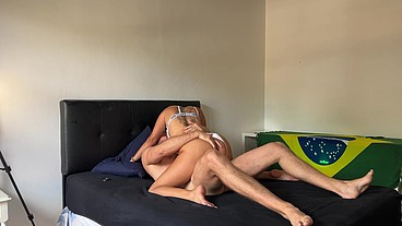 Ruivinha gostosa dando pra um macho gostoso