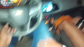 safada pede carona pro amigo e entra pelada ja cai de boca no pau dele e pede pra foder ela nas ruas goiania