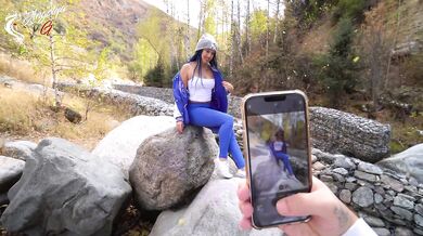 Young tourist gets her mouth fucked in nature after a photo shoot