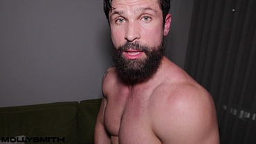 AMERICANO MUSCULOSO ME FOLLA MUY RICO EN SU DEPARTAMENTO-MOLLY SMITH