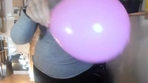 italian milf hairy pussy plays with balloons pop them and has a long orgasm