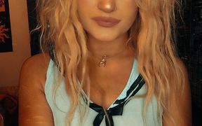 Blonde Slut Dancing