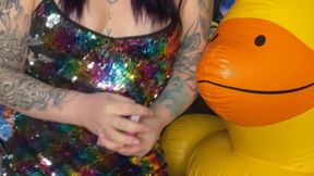 smoking shine girl poping frozen balloons