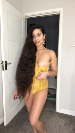 Beauty punjabi girl is showing her cute body..