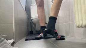 DIRTY FEET DOMINATION UNDRESS - MP4 HD