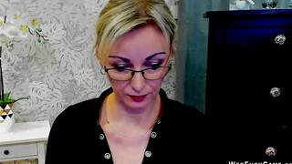 Amateur blonde German MILF LUXvanessa poses on webcam