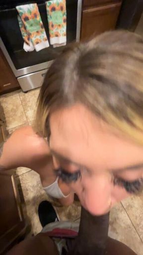 FACEFUCK NO OXYGEN IN KITCHEN