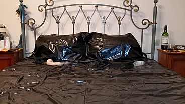 Fucked Him and Made Him to Ejaculate Inside Her - Mari Latexa and Simon Latexa real sex