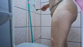 annerios2 se depilando as pernas.