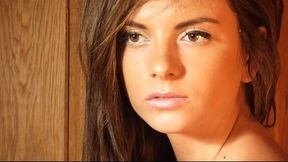 Another extremely hot model