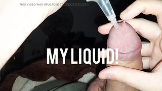 Making a cream pie with a nozzle bottle