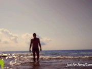 CAUGHT STRAIGHT GUY JERKING HIS HUGE COCK AT NUDE BEACH