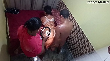 Minha cunhada veio me filmar fudendo