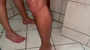 cheguei em casa o porteiro estava fodendo meu namorado