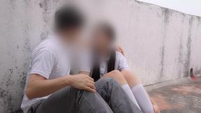 dos estudiantes rapidin en el patio! una cogida rapida en el patio en alta definicion (hd)