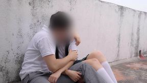 dos estudiantes rapidin en el patio! una cogida rapida en el patio en alta definicion (hd)