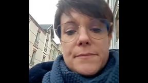 j'_arrive dans la rue o&ugrave_ je dois visiter l'_appartement ... je vois au loin un ...