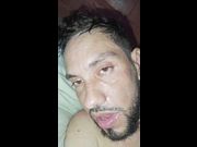Me hice una paja y la leche cayó en mi cara ,facial