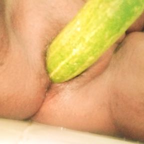 For the first time Veenax82 caressed her pussy and got fucked by the cock