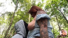 balade dangereusement sexesuivie dans les bois, attachee, puis baisee