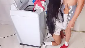 Solo Quiero Lavar Mi Ropa En Shorts De Gimnasio, Pero No Me Dejas Con Tremenda Verga Palpitante 10 Min