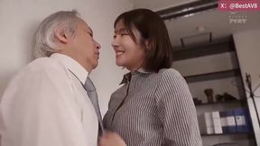 Curvy secretary Karen Kaede gets lucky with old man