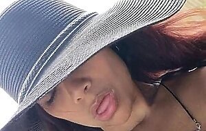 Masturbacion en la playa mila Garcia