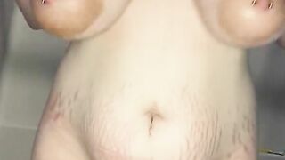 Nude Twerking an Titty Bouncing