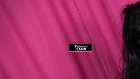 Tattooed trap amateur wanking in closeup