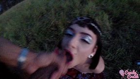 nos fodemos na floresta ate ele gozar na minha boquinha enquanto alguns caras assistiam de longe - mano nico