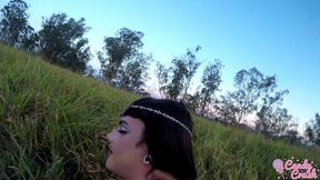 nos fodemos na floresta ate ele gozar na minha boquinha enquanto alguns caras assistiam de longe - mano nico