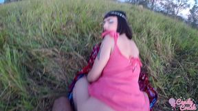 nos fodemos na floresta ate ele gozar na minha boquinha enquanto alguns caras assistiam de longe - mano nico