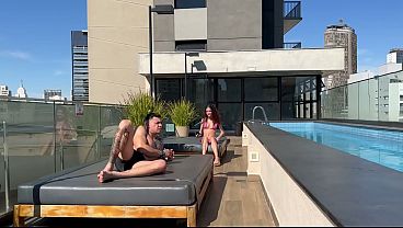 Magrinha safada adora rola