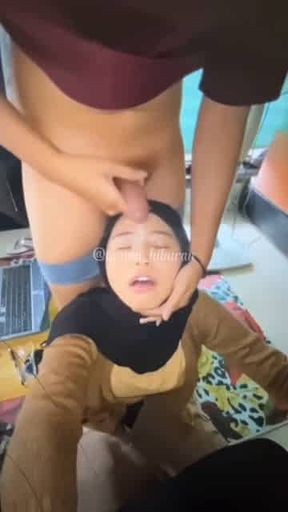Hijab Amalia viral