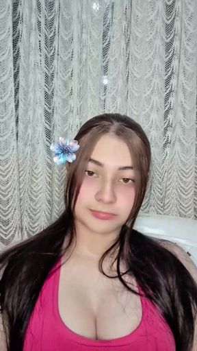 College Girl Masturbates with a Fan