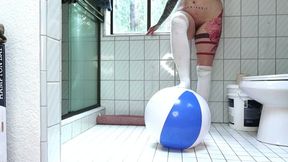 Gassy is having a beach ball party